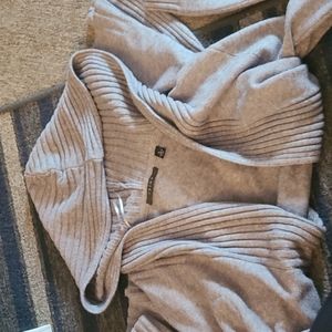 Hooded long-sleeved cardigan with pockets